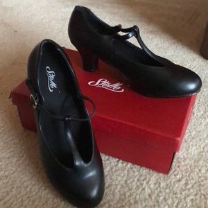 Stelle Black T-strap 2.5” Performance Heels